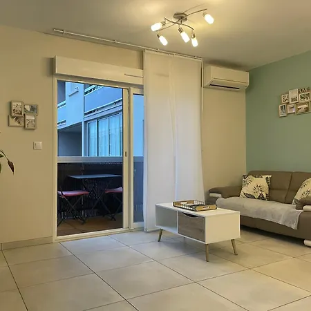 Apartment Calme, Climatise 3min A Pied De La