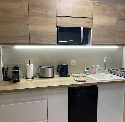 Apartamento Calme, Climatisé 3min à Pied De La